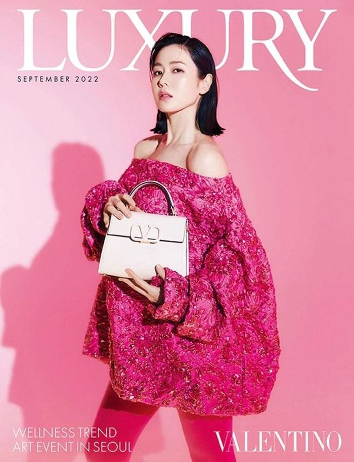 Son Ye Jin khoe nhan sắc lộng lẫy khi mang bầu ở tuổi 40