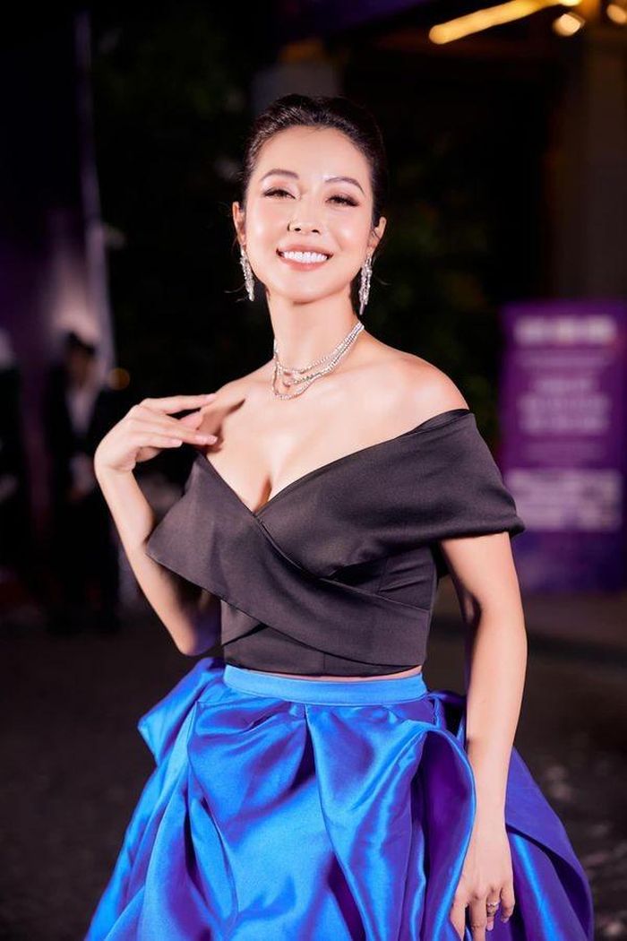 Cô có hạnh phúc khá viên mãn.