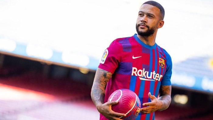 Đội chủ sân Old Trafford dành sự quan tâm tới Depay.