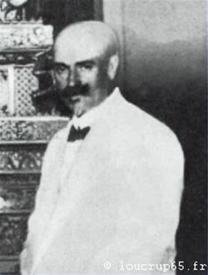 Điêu khắc gia Paul Ducuing 