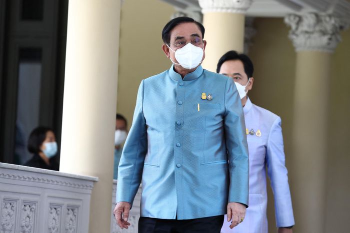  Ông Prayuth sau khi dự cuộc họp nội các hôm 23/8, một ngày trước khi bị Tòa Hiến pháp tuyên bố đình chỉ chức vụ. Ảnh: Reuters. 