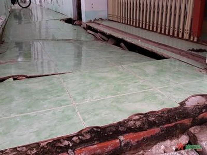 Nền nhà bị nứt, sụt lún. 