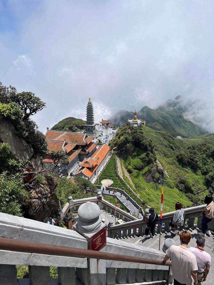 Trước kỳ nghỉ lễ, thời tiết tại các điểm du lịch nổi tiếng khá dễ chịu. Ảnh: NVCC.