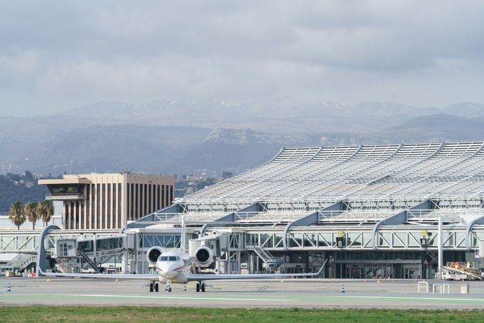  Máy bay phản lực tư nhân đậu tại sân bay ở Nice (Pháp) năm 2021. Ảnh: Bloomberg. 