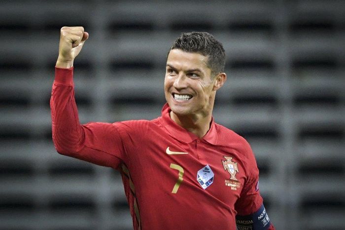  Ronaldo muốn mua lại sân golf gần nhà ở Bồ Đào Nha