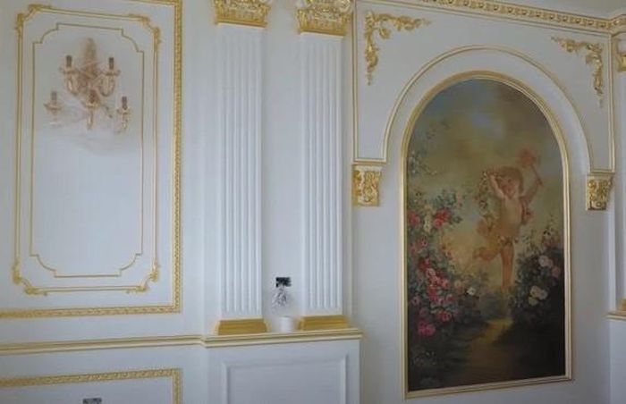 Ngay khi bước vào, ai nấy cũng đều choáng ngợp trước một căn chung cư lộng lẫy không khác gì các tòa lâu đài.