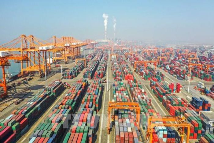 Nền kinh tế Trung Quốc giảm tốc sẽ tạo gánh nặng lên giá cả hàng hóa toàn cầu.