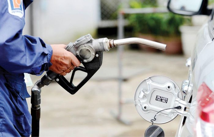 Hiện, giá xăng, dầu đã về mức tương đương cuối tháng 1 sau 5 lần giảm liên tiếp