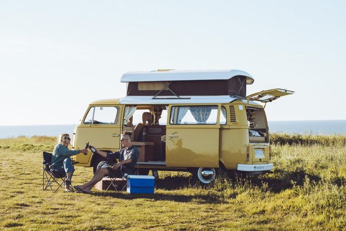 Đi vệ sinh là vấn đề với các chủ xe van. Ảnh: Hipcamp.