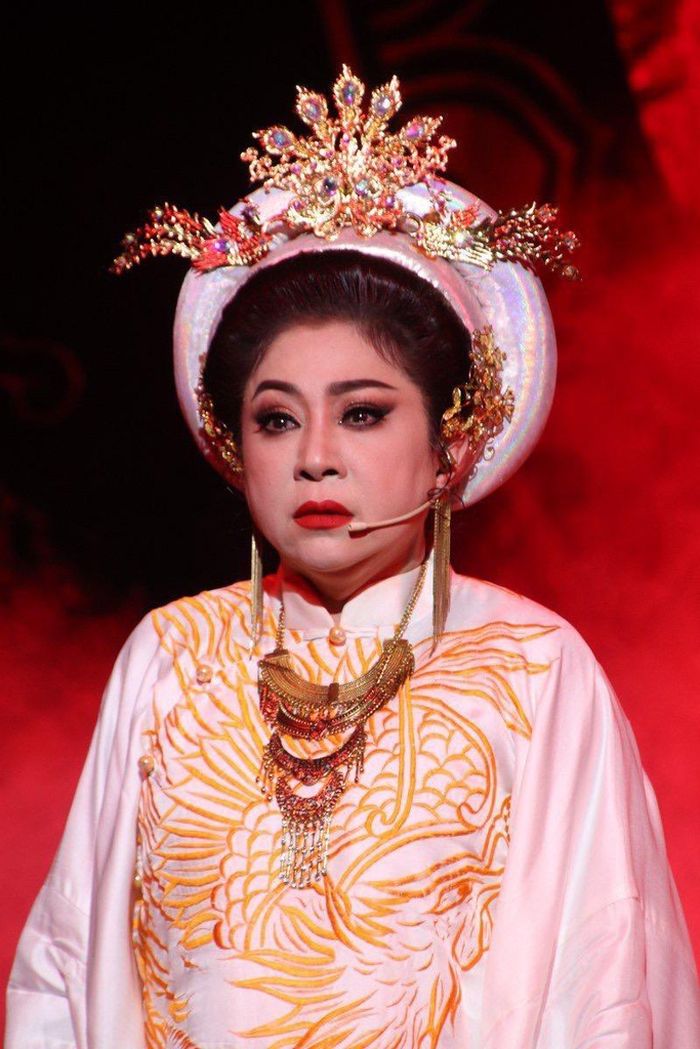 NSƯT Thoại Mỹ trong vai thần phi Nguyễn Thị Anh