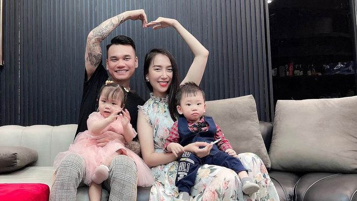 Gia đình Khắc Việt - Thảo Bebe cùng hai con 