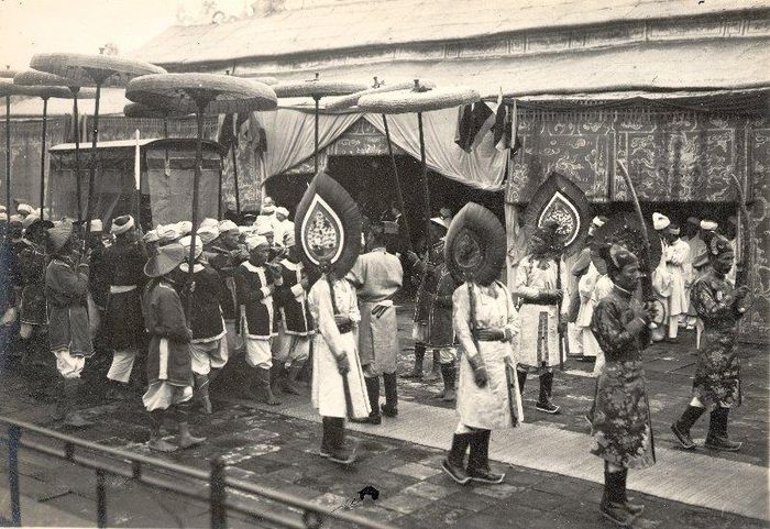 Lễ động quan ở điện Càn Thành