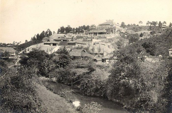 Toàn cảnh lăng