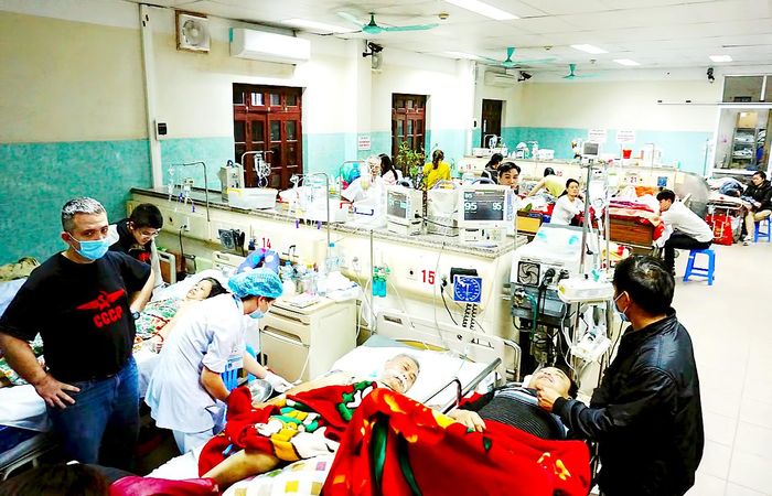 Bệnh nhân tăng cao, thiết bị y tế thiếu khiến các bệnh viện tự chủ toàn diện gặp khó khăn