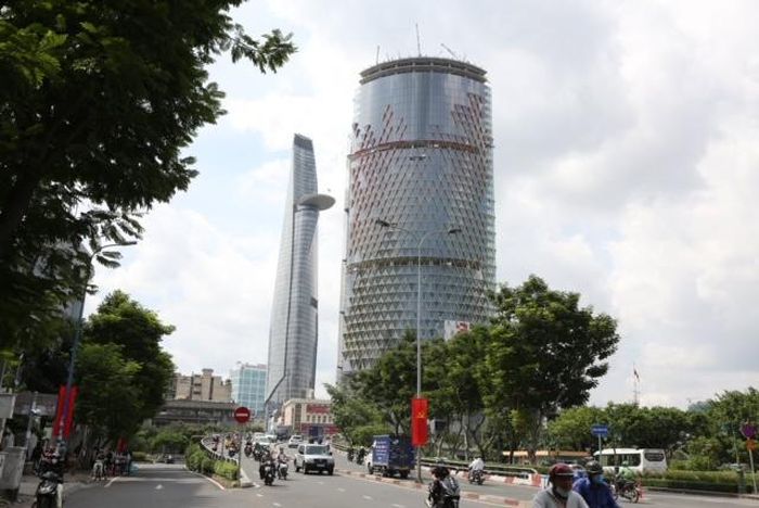 Dự án trước đây do Công ty Cổ phần Địa ốc Sài Gòn M&amp;C làm chủ đầu tư được khởi công năm 2007 với tổng vốn đầu tư ban đầu là 256 triệu USD, từng được kỳ vọng là tòa nhà cao thứ 3 TPHCM ở thời điểm xây dựng.