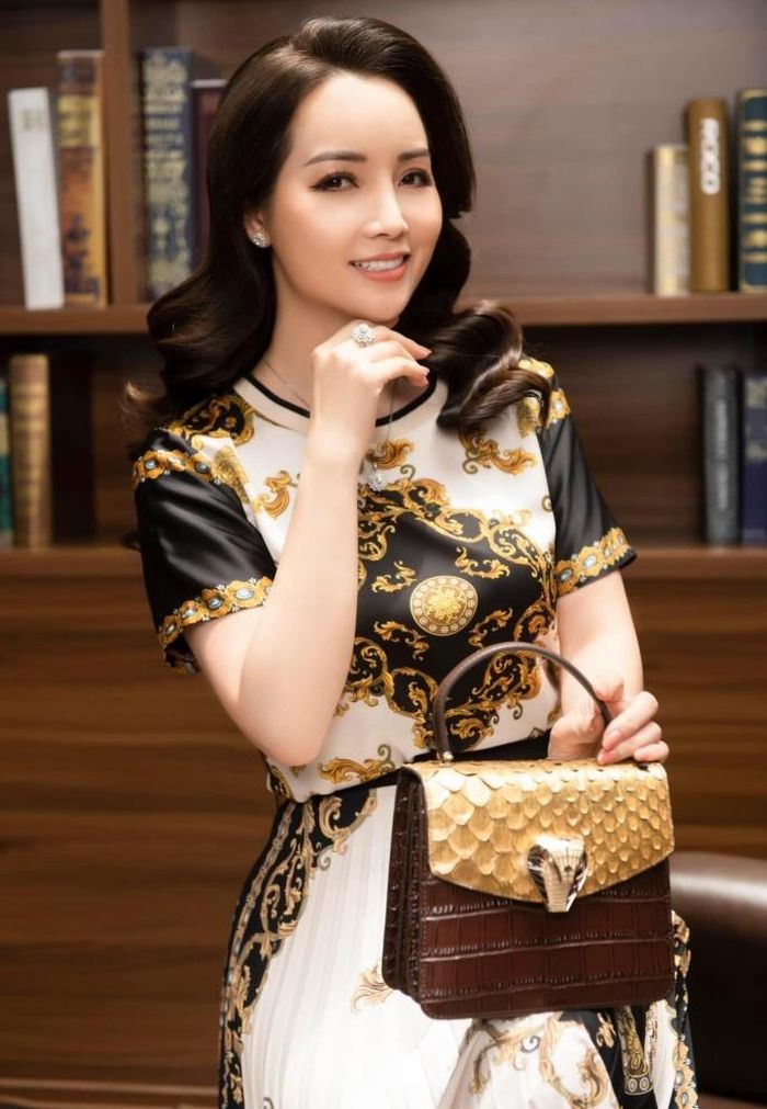 Mai Thu Huyền luôn xuất hiện với vẻ ngoài chỉn chu trong các sự kiện lớn nhỏ.