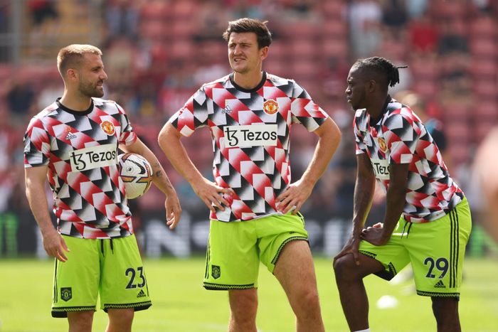 Dù mang tấm băng đội trưởng, Harry Maguire ngày càng đánh mất vị thế của mình tại Man United. Ảnh: Getty Images.