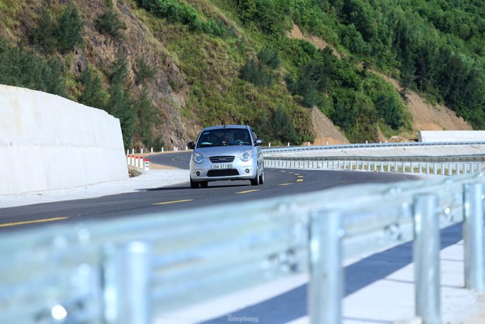 Mục tiêu đầu tư dự án nhằm góp phần chia sẻ lưu lượng xe cho tuyến đường QL1A, tạo điều kiện khai thác, sử dụng có hiệu quả tài nguyên biển và vùng ven biển, phục vụ phát triển kinh tế - xã hội của các địa phương. Tăng cường củng cố quốc phòng - an ninh, tạo thuận lợi trong xử lý các tình huống ứng phó với thiên tai, biến đổi khí hậu dọc ven biển từ huyện Nghi Xuân đến thị xã Kỳ Anh, tỉnh Hà Tĩnh.