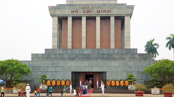 Lăng Chủ tịch Hồ Chí Minh trung tâm Thủ đô Hà Nội.