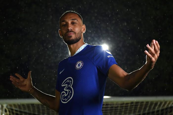 Aubameyang chính thức trở lại Premier League trong màu áo của Chelsea