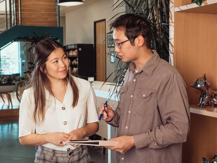  Bà Bonnie Dilber cho rằng bạn nên chọn cách đối mặt trực tiếp khi bị cấp quản lý sa thải lặng lẽ. Ảnh: Pexels. 