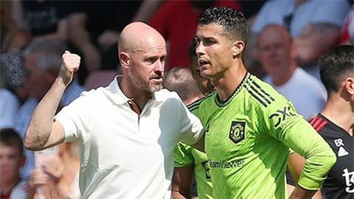 Cristiano Ronaldo (phải)