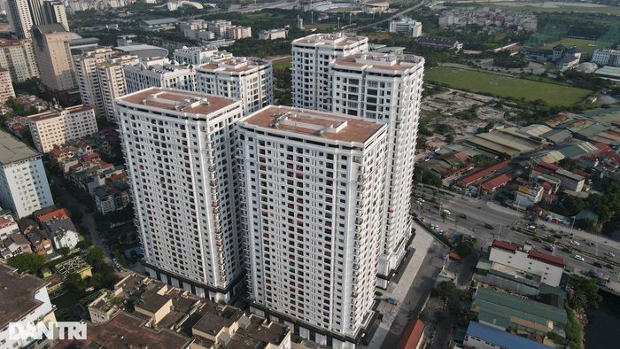 Thị thường bất động sản đang có dấu hiệu "xì hơi" (Ảnh: Hà Phong).