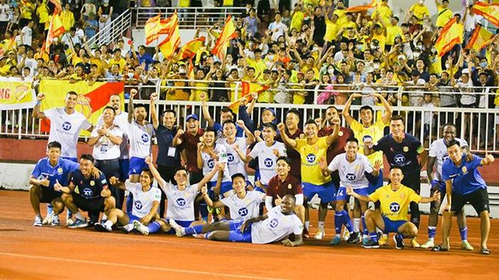 Nam Định đã "đổi đời" khi HLV Vũ Hồng Việt có mặt. Ảnh: Nam Định FC