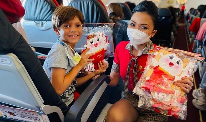Hàng nghìn lồng đèn máy bay Amy xinh xắn đã xuất hiện trên tất cả các chuyến bay Vietjet
