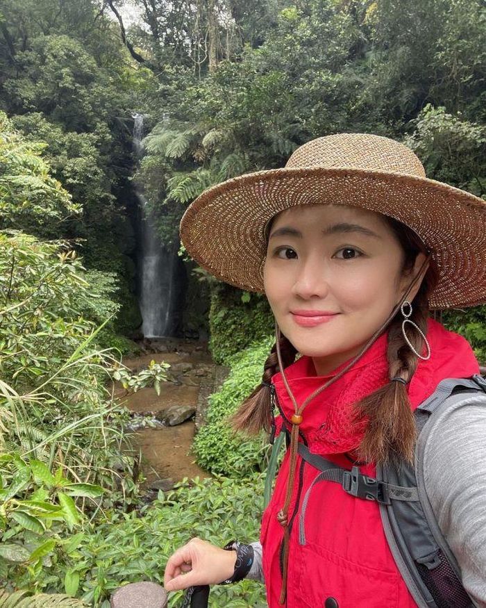 Nữ ca sĩ cũng thường xuyên tập luyện, tham gia các hoạt động ngoài trời để cân bằng sức khỏe tinh thần, giữ gìn sức khỏe thể chất.