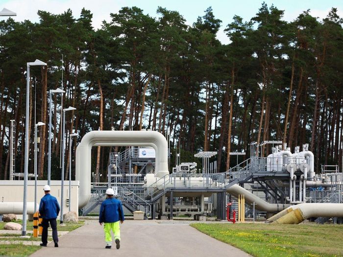 Giá điện và khí đốt tự nhiên đã tăng vọt sau khi tập đoàn Gazprom tuyên bố đóng đường ống dẫn khí Nord Stream 1. Ảnh: Reuters.