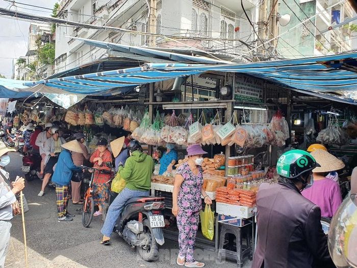 Người dân vẫn phải "thắt lưng buộc bụng" khi nhiều mặt hàng tăng giá thời gian qua