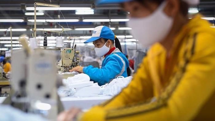 Cần sử dụng chính sách tài khóa, giảm thuế và phí để giảm chi phí cho doanh nghiệp