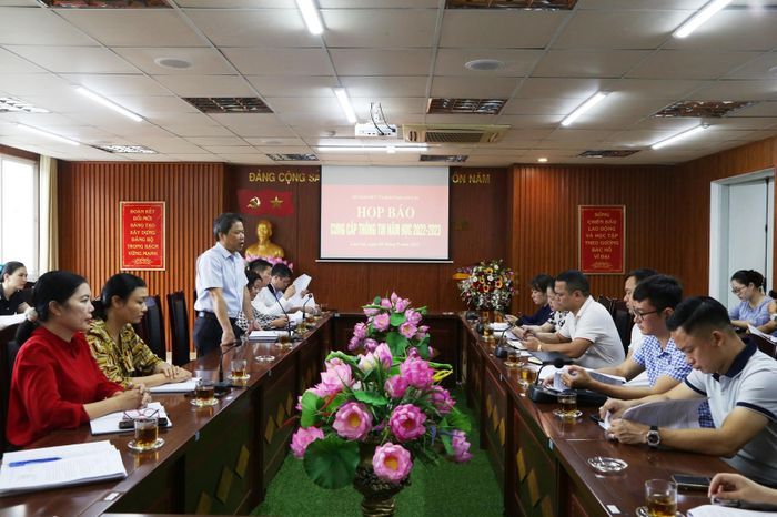 Quang cảnh buổi họp báo.