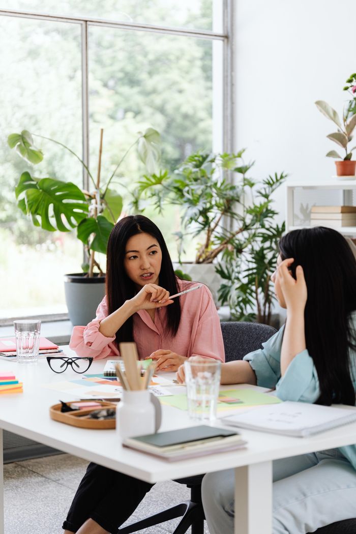  Nhiều người cảm thấy căng thẳng với đồng nghiệp sau khi thăng chức. Ảnh minh họa: Karolina Grabowska/Pexels. 