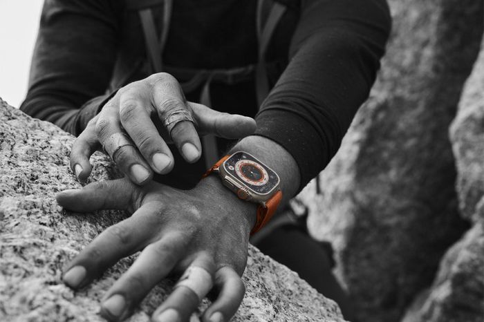 Chi phí sửa Apple Watch Ultra lên đến 499 USD nếu không có gói bảo hành mở rộng. Ảnh: Apple.