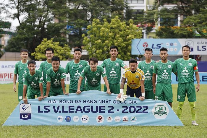 Các cầu thủ ở CLB Phù Đổng đã bị nợ lương tới 5 tháng. Ảnh: VPF