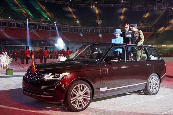 Là phiên bản Range Rover dành riêng cho Nữ hoàng Elizabeth II, hãng Land Rover sẽ không dự định bán chiếc xe tương tự cho các khách hàng khác.