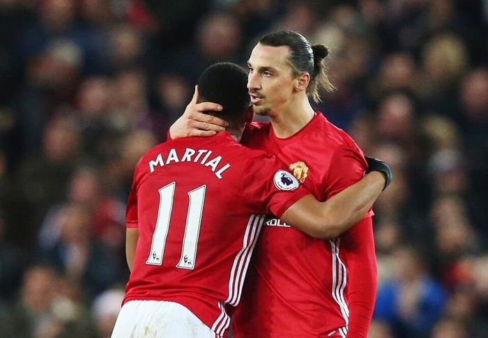Martial phải nhường lại áo số 9 cho Ibrahimovic