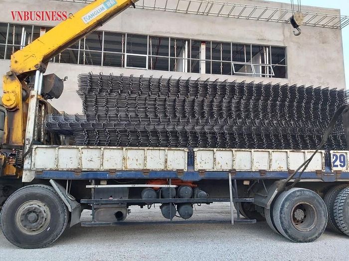 Thị trường ghi nhận sự điều chỉnh trở lại sau 7 tuần tăng liên tiếp, nhưng cổ phiếu thép vẫn được đánh giá là điểm sáng hiếm hoi.