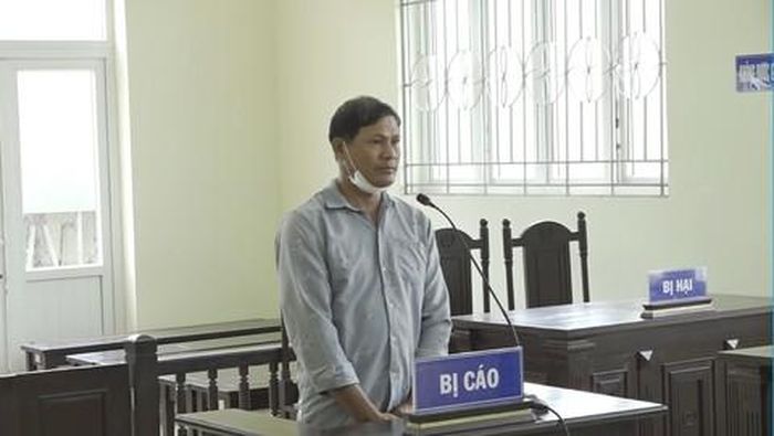 Bị cáo Long tại tòa