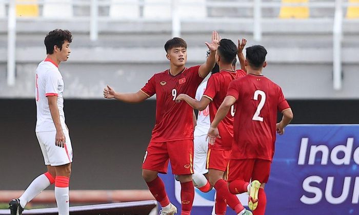 HLV Đinh Thế Nam chỉ ra điểm yếu U20 Việt Nam. ảnh VFF