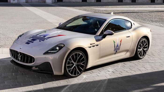  Bên cạnh mẫu GranTurismo Folgore chạy điện, hãng cũng sẽ sớm trình làng chiếc Ghibli EV vào năm 2024. 