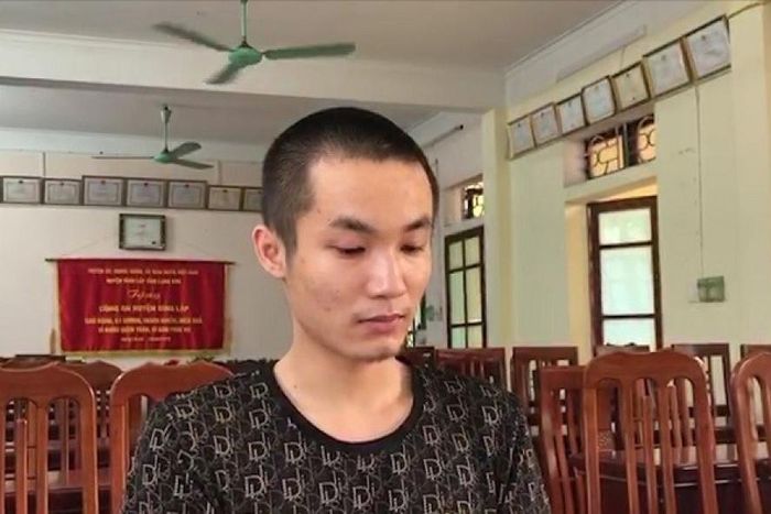 Hoàng Văn Tuấn tại cơ quan công an. (Ảnh: Công an Lạng Sơn)