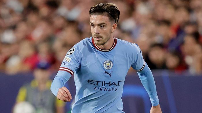  Sofascore chấm Grealish 6,6 điểm ở trận gặp Dortmund, thấp thứ nhì bên phía Man City và hơn mỗi thủ môn Ederson (6,4 điểm). Tiền vệ người Anh không ghi bàn hay kiến tạo, để mất bóng 9 lần và chỉ tung ra một key pass (đường chuyền mở ra cơ hội ghi bàn) cho đồng đội trong 58 phút thi đấu. 
