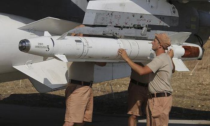 Tên lửa Kh-25ML trang bị cho cường kích Su-24. Ảnh: Sputnik