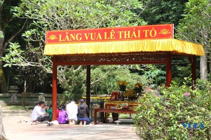 Sau khi qua đời, Vua Lê Thái tổ đã được an táng tại Sơn lăng Lam Kinh.
