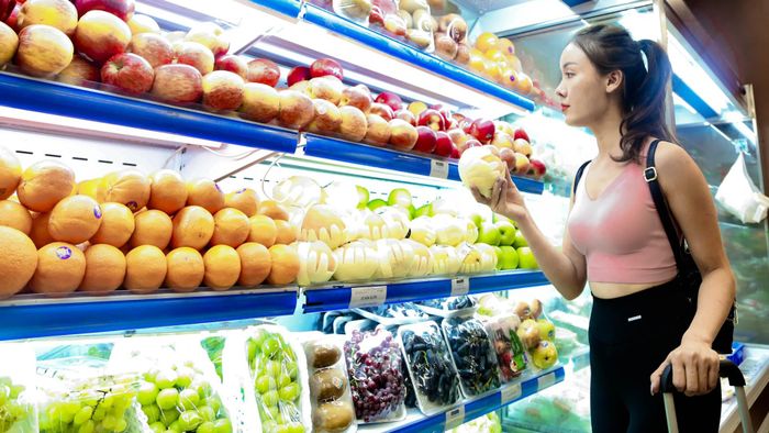 Để giữ cơ thể được khỏe mạnh, cân đối, đạt tiêu chuẩn cho công việc, tôi thường chọn mua những thực phẩm sạch, ít chất béo và đủ dinh dưỡng.