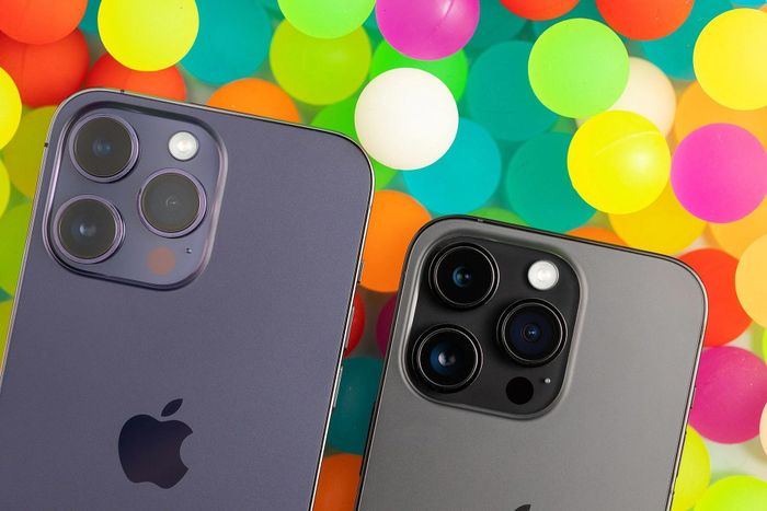  Apple sẽ sử dụng chiến lược phân khúc cụ thể hơn trên iPhone 15 để tăng doanh số và lợi nhuận tại các thị trường phát triển. Ảnh: The Verge. 