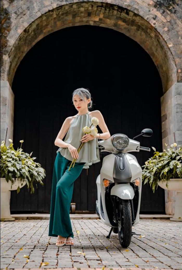 Hoàng thành Thăng Long đẹp cổ kính giữa mùa thu Hà Nội